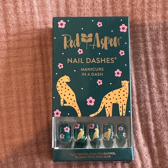 Red Aspen Other - Red Aspen Nail Dashes - Green and Yellow Cheetah Press-On Nails solely